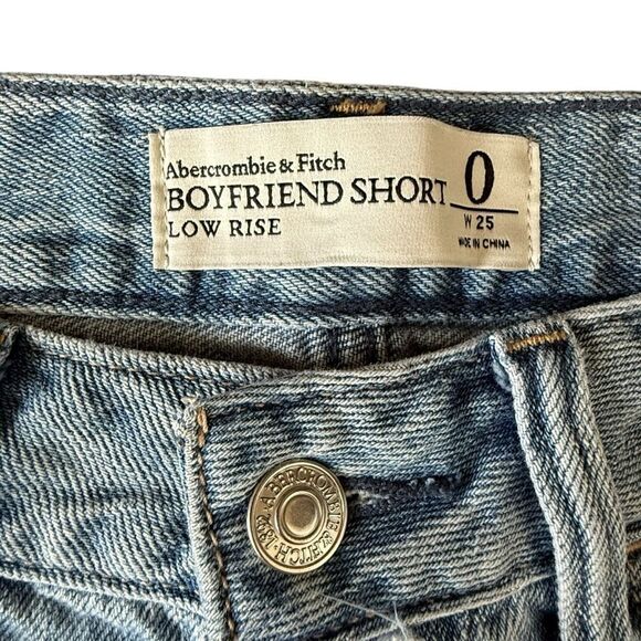 Abercrombie & Fitch Boyfriend Low Rise Distressed Light Wash Shorts - Women's 0 - Picture 4 of 7